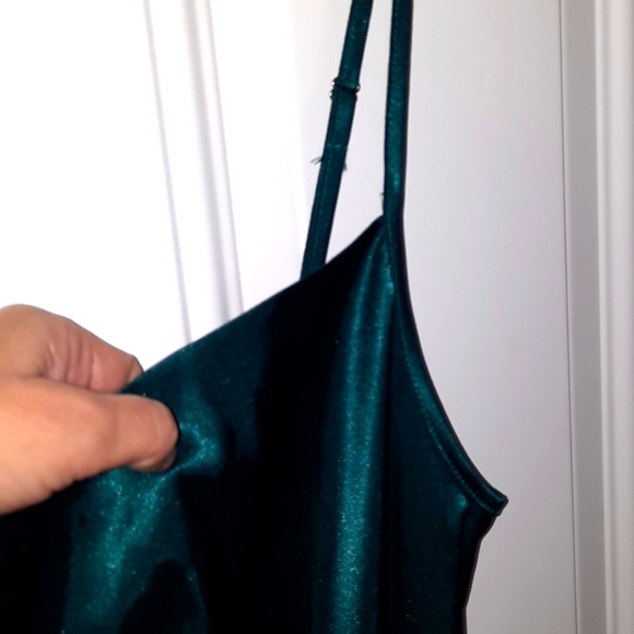Emerald Green Dress. NWT. Size Large. - Picture 6 of 6